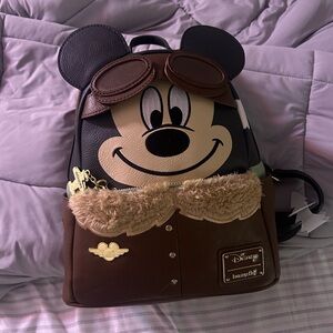 Disney pilot Mickey lounge fly